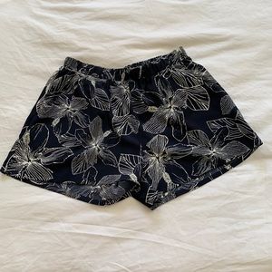 NWOT floral print shorts